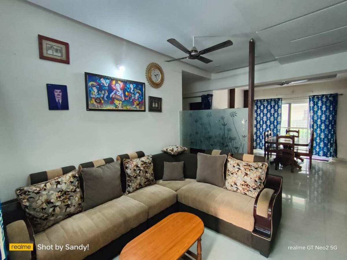 Garden Hideaway: Cozy 2BHK Rest, Rejoice, Return!